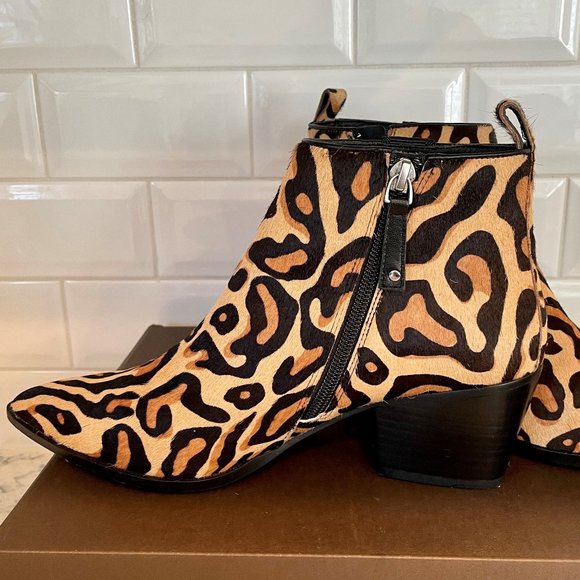 Ladies Linea Paolo Leopard Booties (7 1/2 M) - Picture 3 of 6